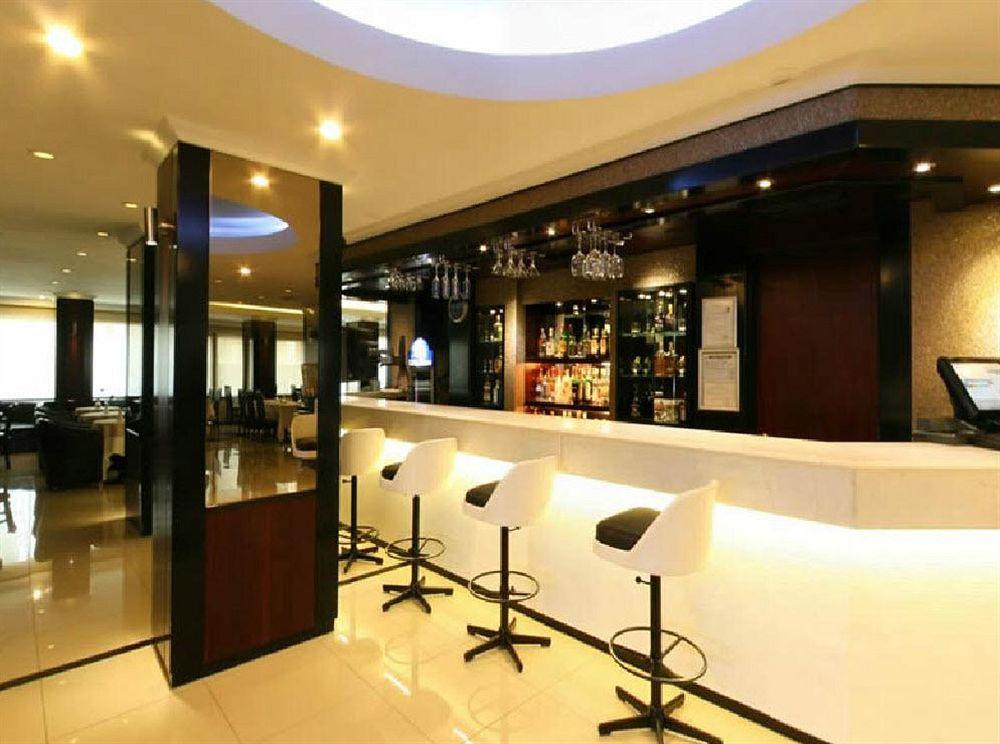 Aksan Hotel Izmir Exteriör bild